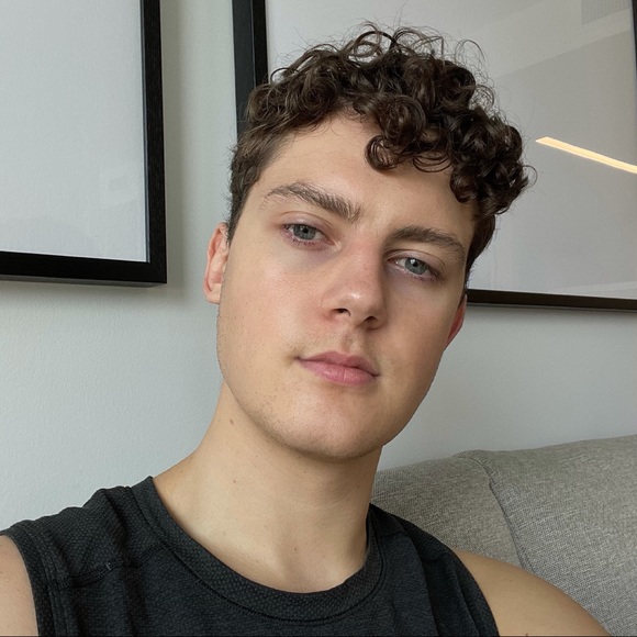 Meet your Posher, Danyon - Picture 1 of 1